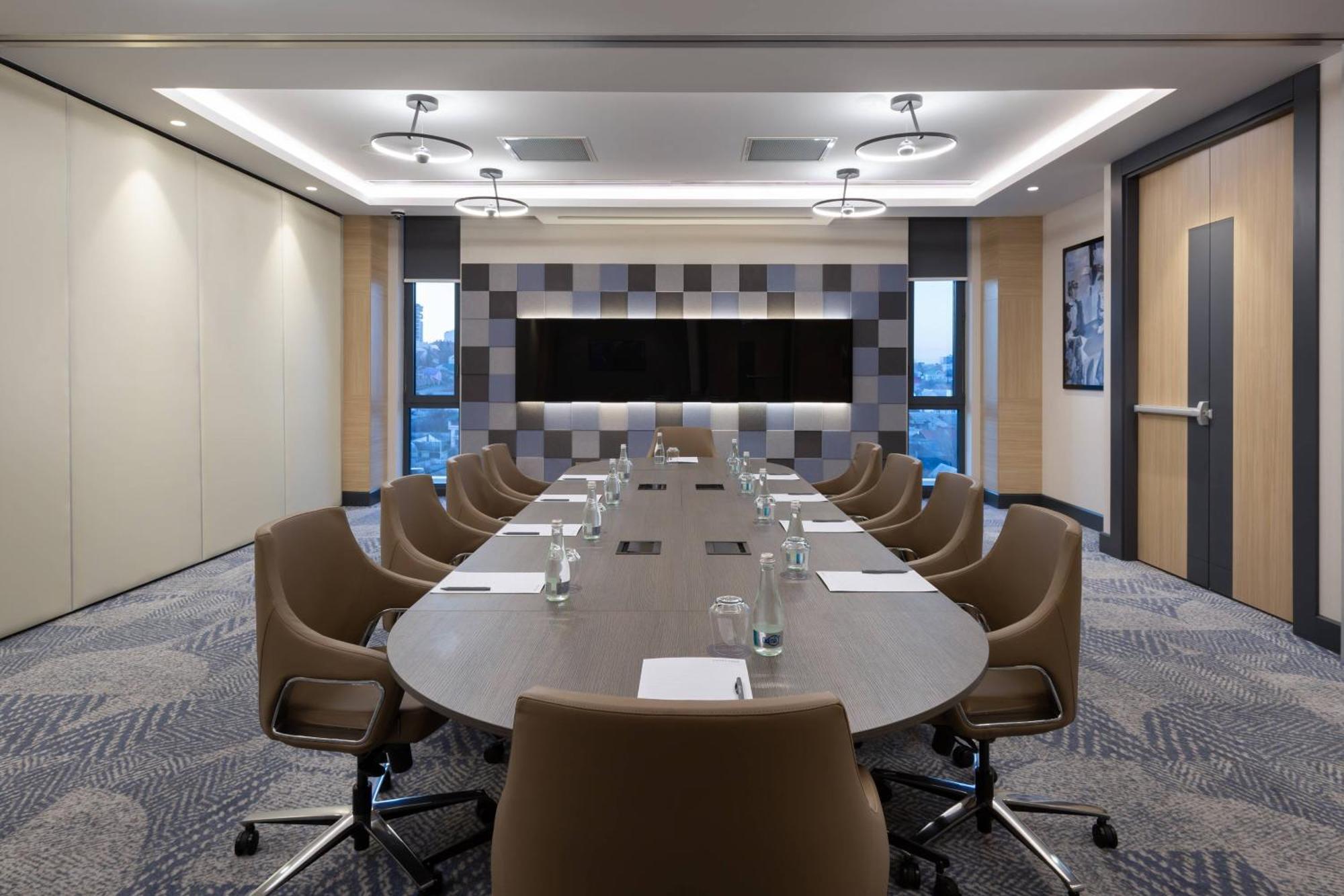 Отель Courtyard By Marriott